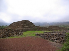 piramidi di Guimar,Maya, Aztechi,Tenerife cultura,Thor Heyerdahl,isola di Tenerife